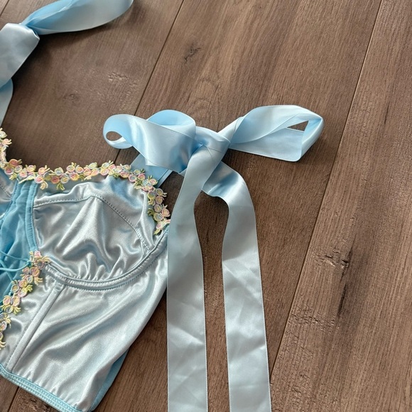 Light Blue Satin Lace-Up Crop Top with Ribbon Straps - Picture 5 of 9